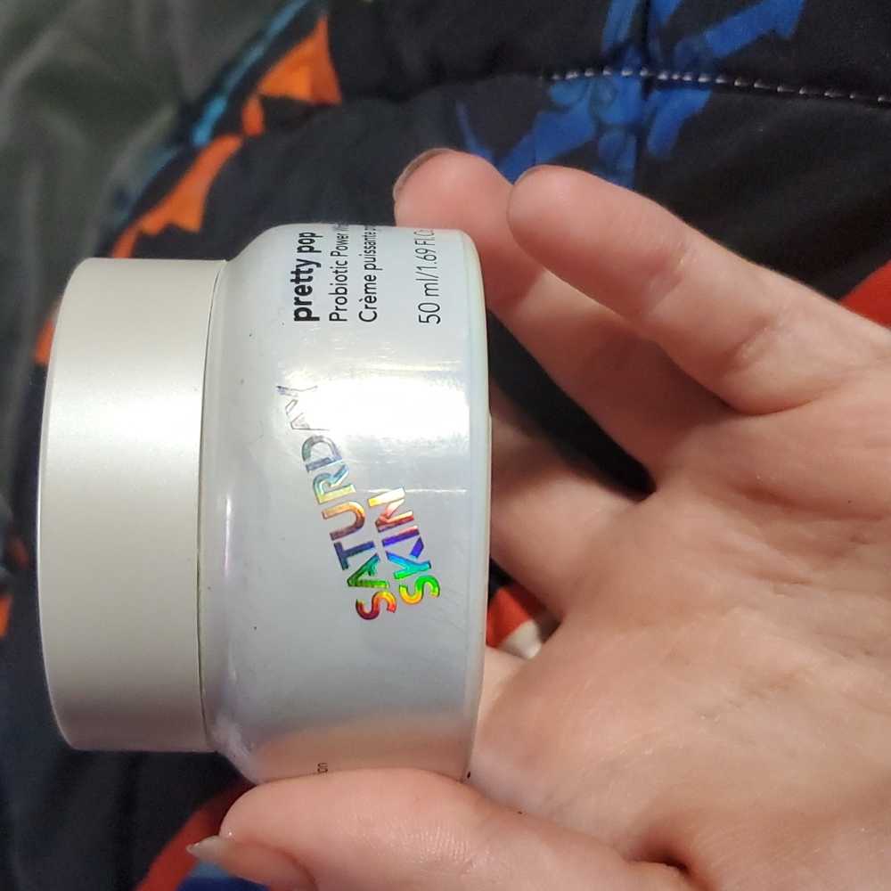 pretty pop Saturday skin face creme